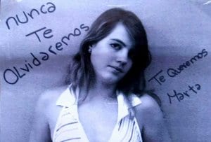 Una foto de la joven Marta utilizada en los carteles que se hicieron para su búsqueda, que comenzó el día siguiente de la desaparición. ::
SUR
