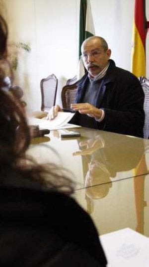 Jesús Soler, durante la rueda de prensa de ayer. ::
ÁNGEL
