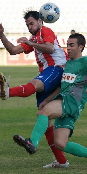 Víctor García, tiene muchas posibilidades de volver a ser titular estar mañana en Los Palacios/Sur