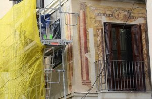 Las pinturas halladas en un edificio a derribar han sido colocadas en el que lo reemplaza. ::
ÁLVARO CABRERA