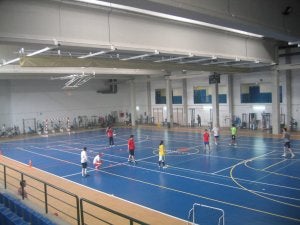 Fuengirola urge a la constructora del Elola un plan para reparar los desperfectos