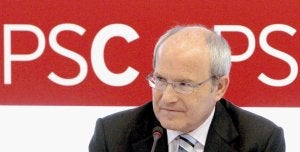 El presidente de la Generalitat, José Montilla, durante la reunión que mantuvo ayer la Comisión Ejecutiva de su partido. ::
EFE