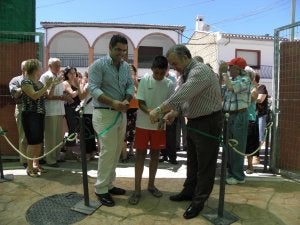 Cuevas del Becerro estrena instalaciones en la piscina municipal