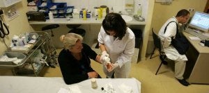 Médicos y enfermeros malagueños optan por mudarse a Murcia, Madrid, Reino Unido o Portugal para mejorar sus condiciones laborales. ::                             SUR