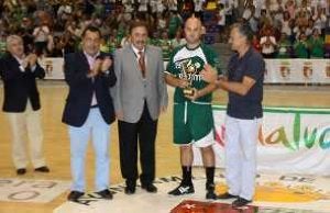 El Antequera repite triunfo (33-27)