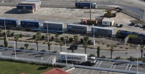 El tren llegó a primera hora de la mañana al Puerto de Algeciras procedente de Azuqueca de Henares (Madrid). ::
SUR