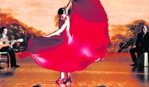 Baile. Sara Baras, en una escena de la película. ::
SUR