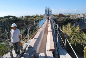 Los trabajos en el Acueducto del Águila están financiados con el Plan de Turismo Sostenible. ::
E.
CABEZAS