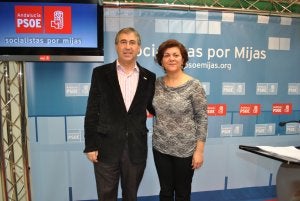 El alcalde de Mijas y la candidata socialista, Fuensanta Lima. ::                             M.J.