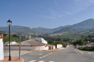 El decreto para regularizar las casas ilegales de la Axarquía sigue en fase de elaboración