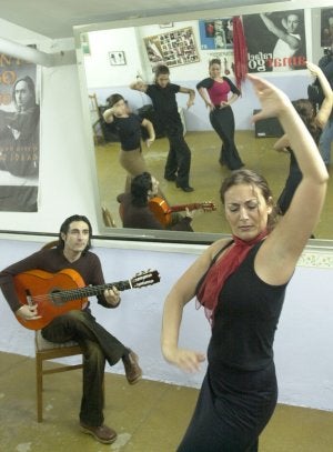 Guaro baila al compás de La Lupi en el Festival de la Luna Mediterránea