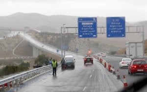 Ramal de conexión de la actual A-45 con la nueva autopista AP-46, en el Alto de Las Pedrizas, que está operativa a partir del próximo viernes, 28 de octubre. ::                             SALVADOR SALAS