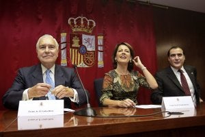 Dívar lamenta la «precariedad» material y de medios de la Justicia