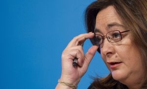 La consejera de la Presidencia y portavoz del Ejecutivo en funciones, Mar Moreno, ayer durante su comparecencia. ::
EFE