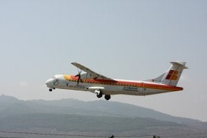 Air Nostrum señaló que en seis meses ha transportado 126.270 pasajeros y Helitt 17.780. ::
SUR