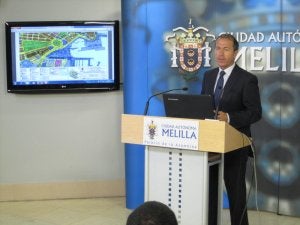 Marín asegura que el PGOU no contempla el derribo de las 89 viviendas de Infanta Elena