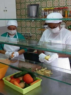 Trabajadoras de la empresa de inserción de la ONG Prodiversa, Acompanya. ::                             SUR