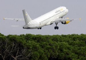 Aerolíneas cobran la subida de tasas a pasajeros con billetes ya emitidos