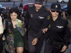 Ruth Ortiz abandona los Juzgados tras asistir a la vista del juicio de divorcio. ::
EFE