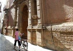 La iglesia cerró sus puertas a finales de 2011. :: Antonio Salas