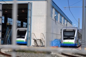 Vélez saca brillo al tranvía para venderlo a Sydney tras ocho meses parado