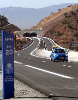 La autopista de Las Pedrizas será más barata desde el próximo lunes hasta el 30 de mayo. ::
C. MORET