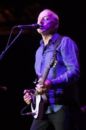 El escocés derrochó virtuosismo guitarra en ristre sobre el escenario malagueño. ::
ÁLVARO CABRERA