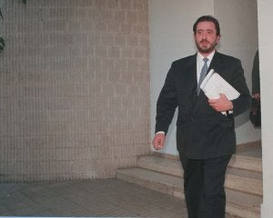 Santiago Torres en los juzgados de Marbella en una foto de 1999. ::
JOSELE-LANZA