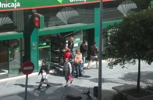 La plantilla de Unicaja pide 800 prejubilaciones para evitar despidos