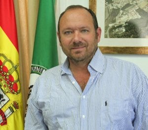 José Gallego, alcalde de Benamargosa: «Las viviendas en el campo crean riqueza y son un valor añadido a la agricultura»