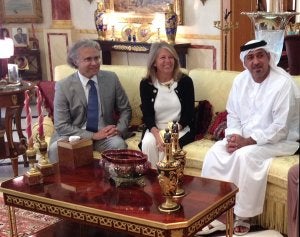 La alcaldesa de Marbella y el edil de Turismo, durante la reunión con el príncipe Sultan bin Khalifa. :: sur