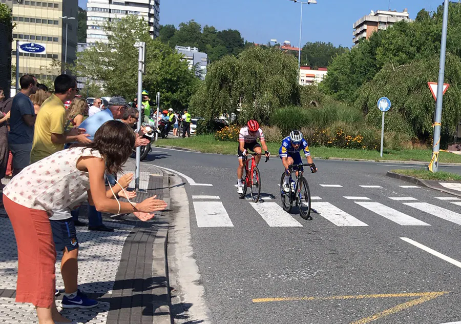 El espectáculo del ciclismo de alto nivel pasó una vez más por las carreteras guipuzcoanas de la mano de la Clásica de San Sebastián