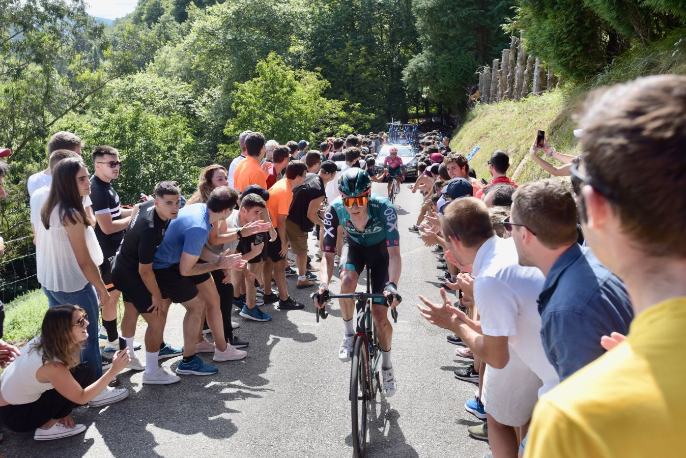 Con 212 kilómetros en las piernas y rampas de hasta el 19%, los ciclistas de la Clásica San Sebastián han tenido que hacer frente a la exigente subida de Igeldo