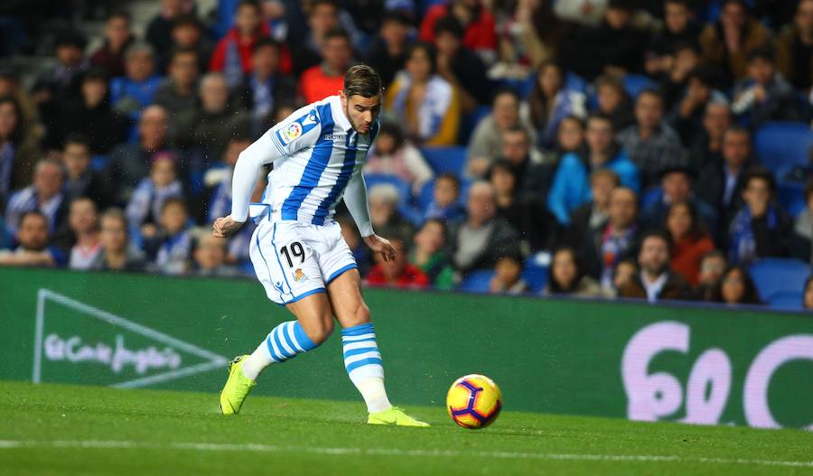 La Real y el Alavés se ven las caras en un partido muy importante para encarar el nuevo año con optimismo.