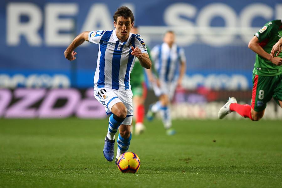 La Real y el Alavés se ven las caras en un partido muy importante para encarar el nuevo año con optimismo.