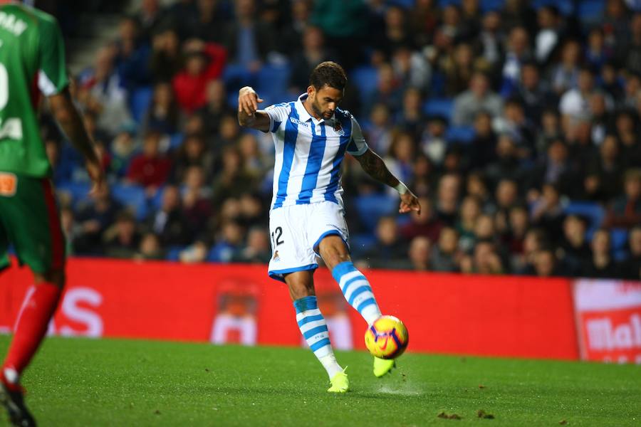 La Real y el Alavés se ven las caras en un partido muy importante para encarar el nuevo año con optimismo.