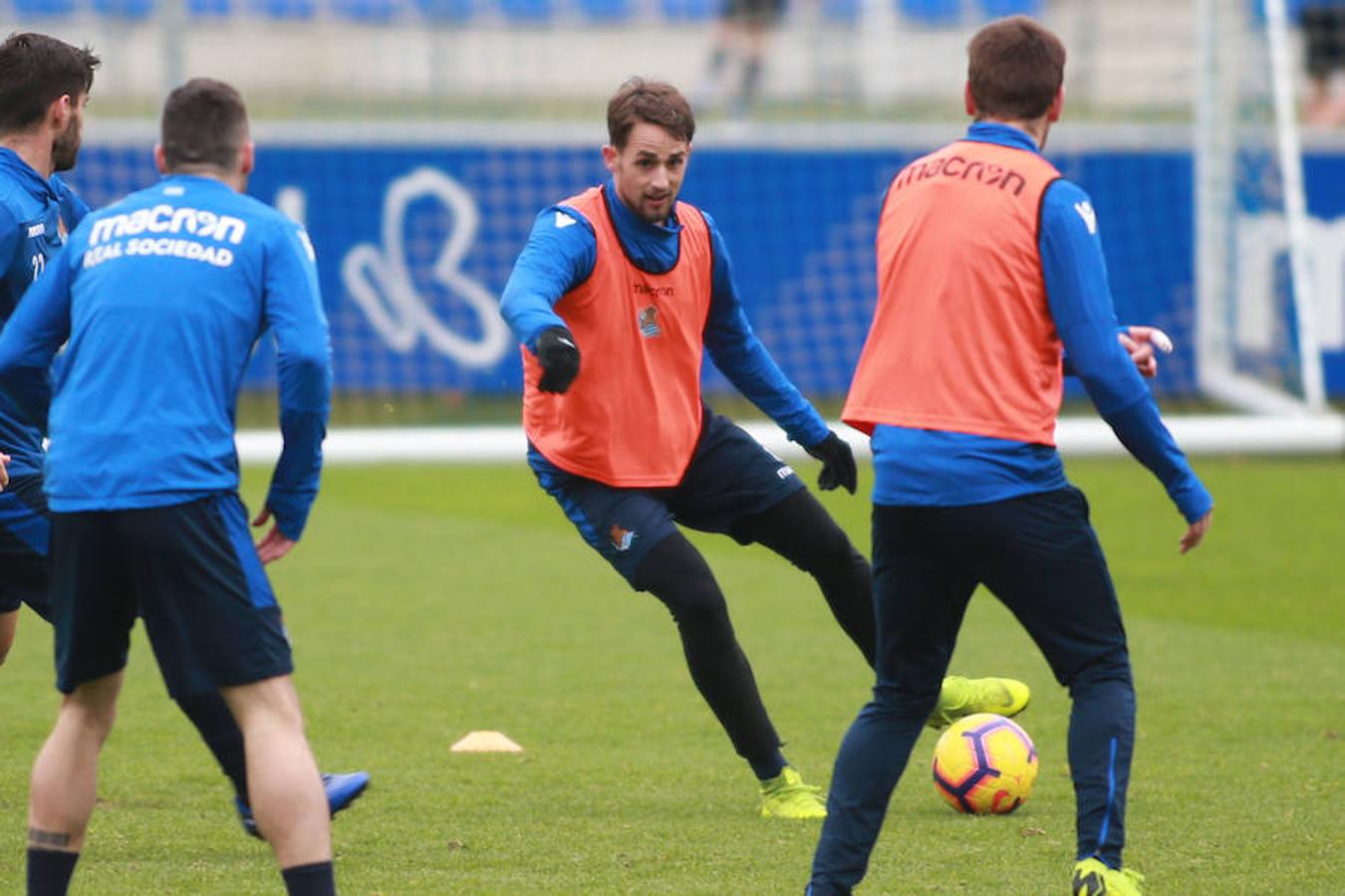 Navas y el portero Unai Agirre han sido las novedades en una sesión en la que no ha estado Moyá. 