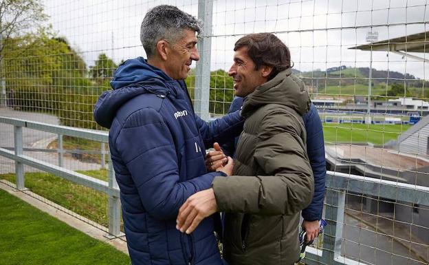 Raúl se abraza con Imanol en Zubieta.