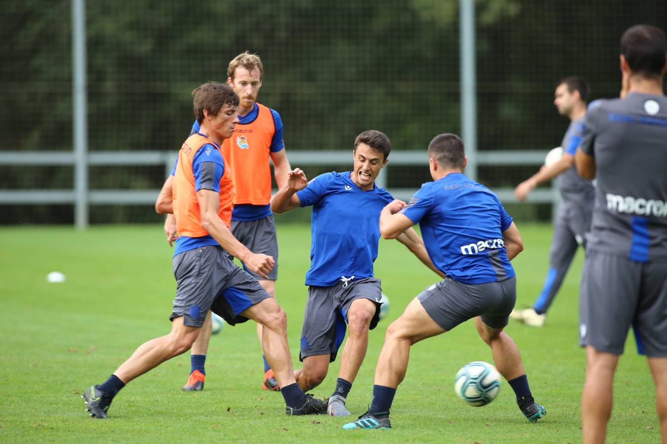 Tras el triunfo de la Real Sociedad en el nuevo Anoeta frente al Atlético de Madrid, el equipo ha vuelto a entrenarse en Zubieta. 