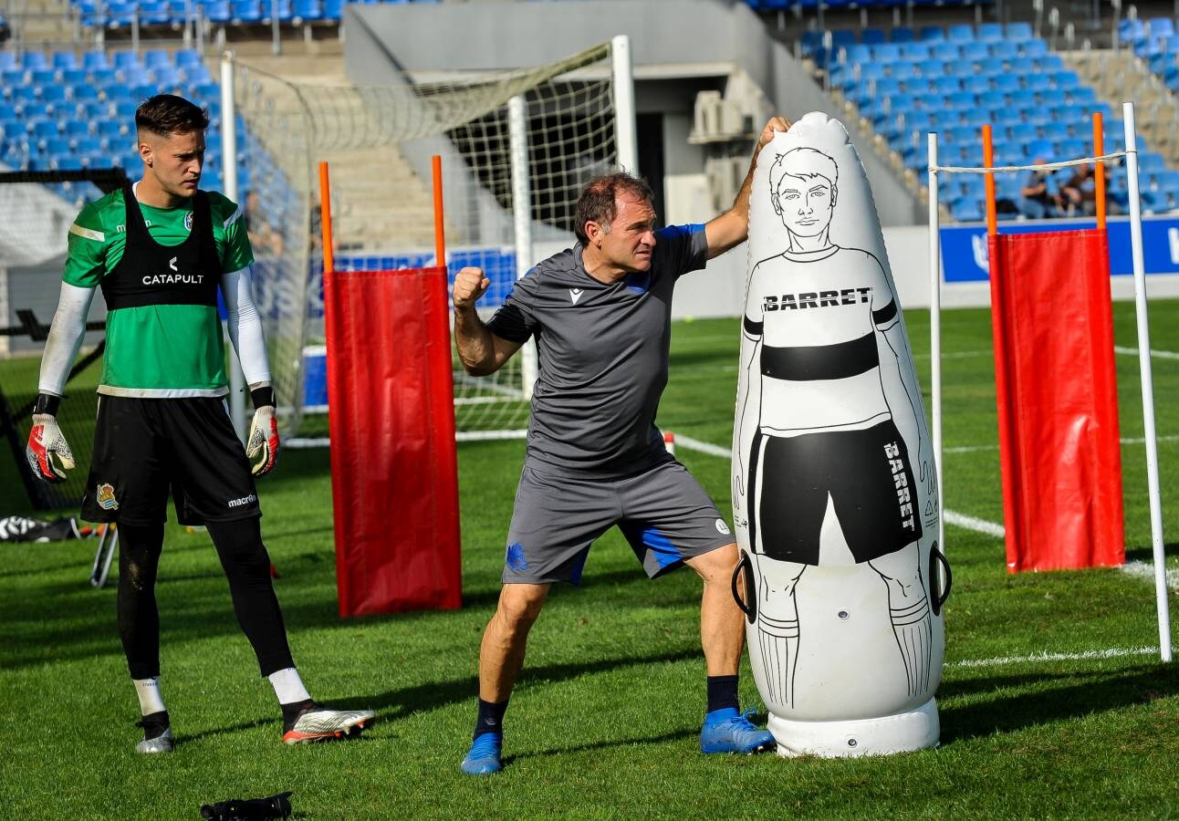 El equipo de Imanol Alguacil ha completado en Zubieta el primer entrenamiento de la semana. La novedad ha sido el regreso de Sagnan. 