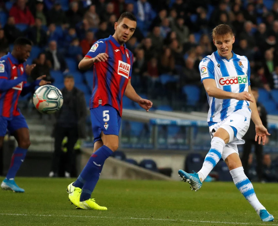 La Real Sociedad vence 4-1 al Eibar en el Reale Arena. 