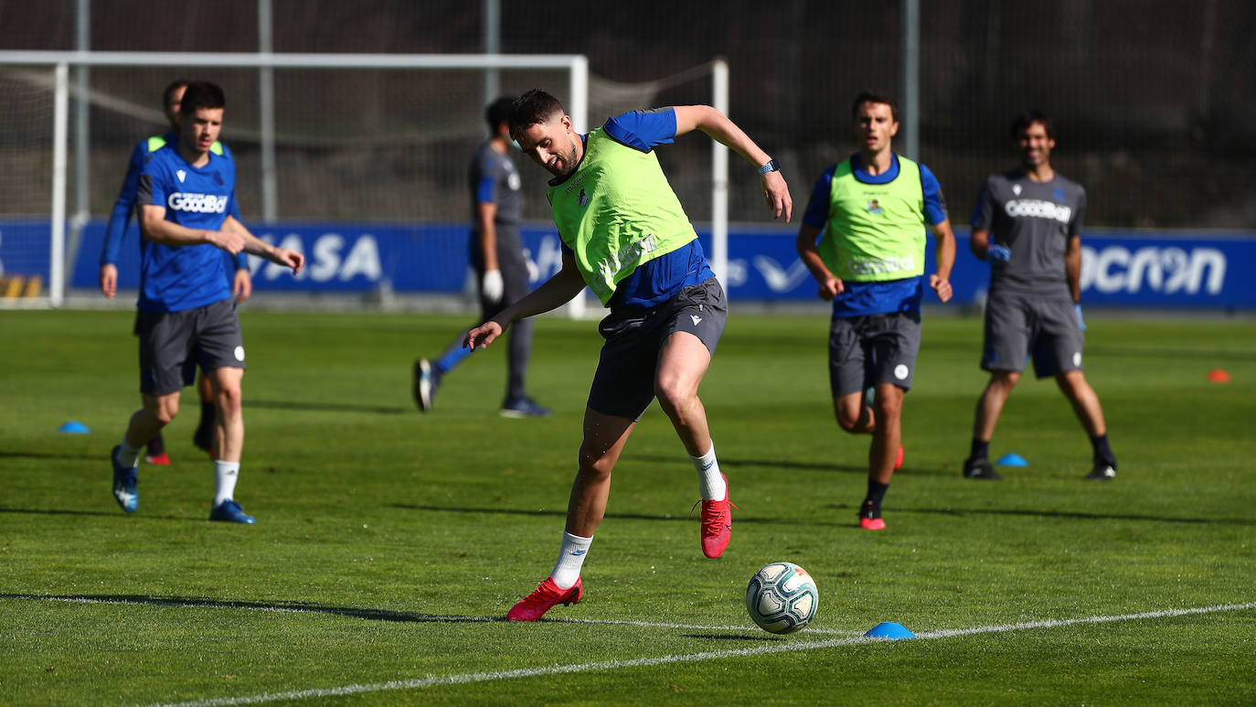 Fotos: La Real Sociedad intensifica el ritmo de trabajo