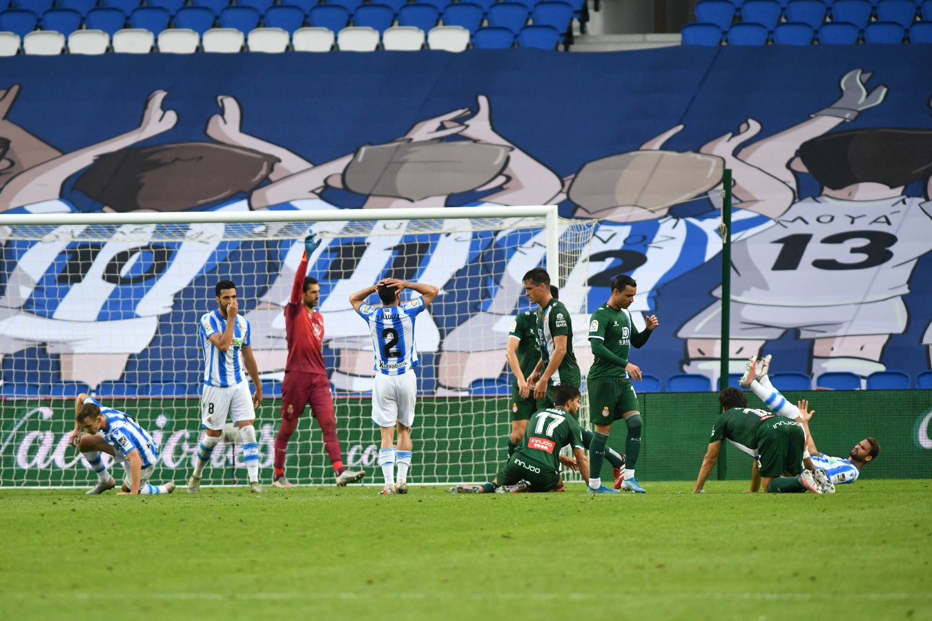 La Real Sociedad ha ganado su primer partido tras la vuelta de la Liga después de remontar a un Espanyol que se había adelantado en el marcador.