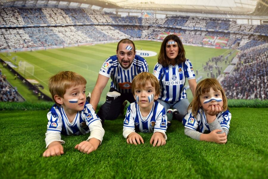 La familia Pérez Gurrutxaga, con la Real Sociedad. 