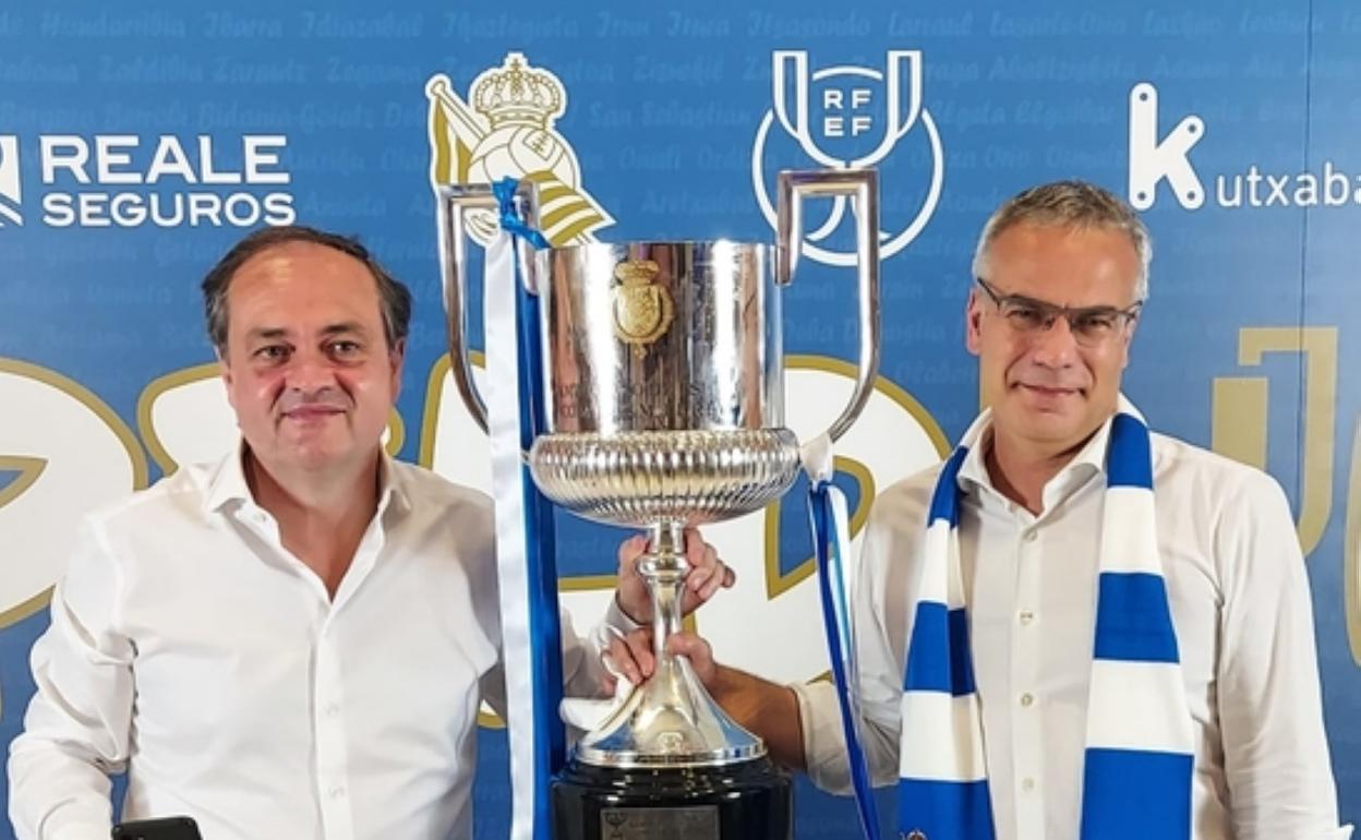 Aperribay y Díaz, con la Copa.