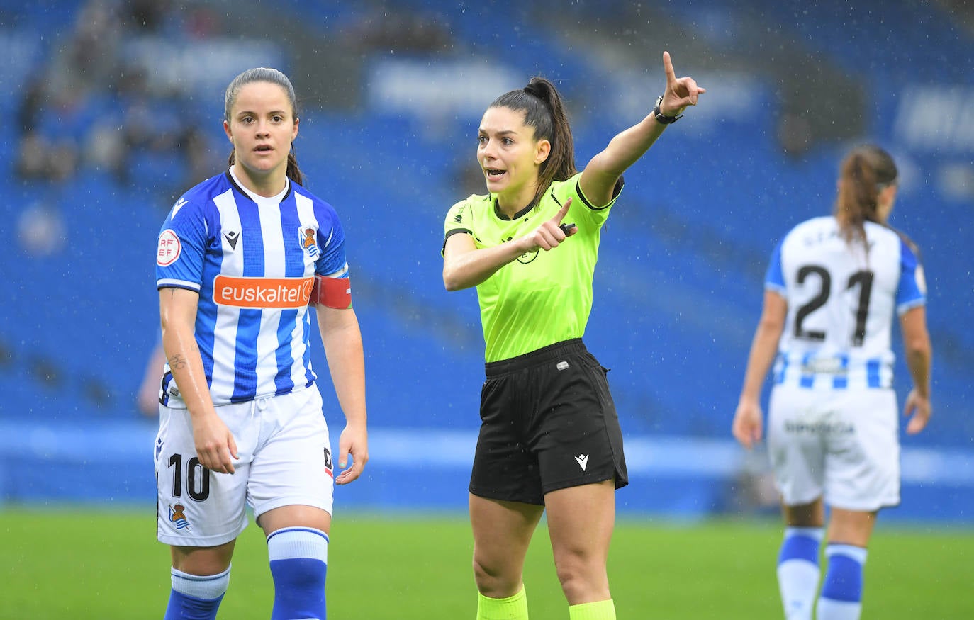 Fotos: Un misil de Nerea catapulta a la Real Sociedad en el derbi