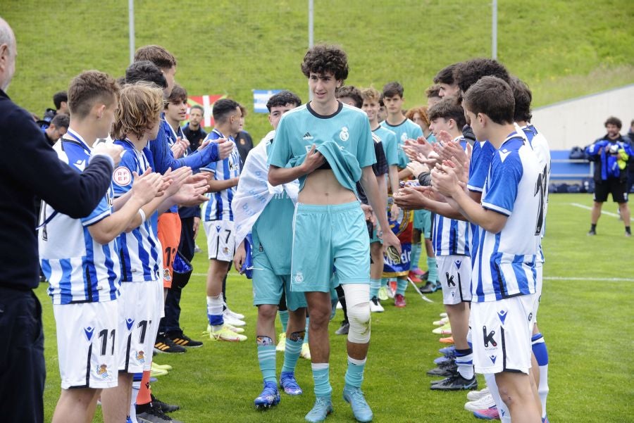Fotos: El Madrid asalta Zubieta