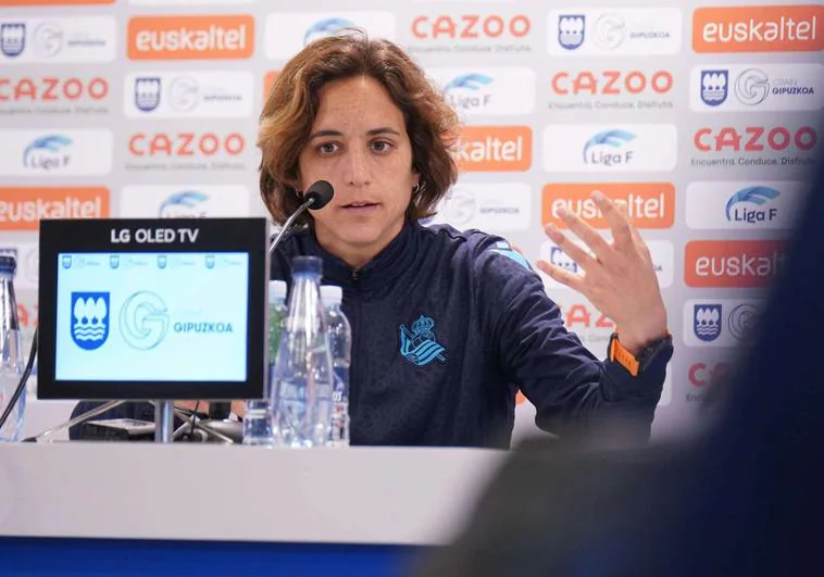 Natalia Arroyo, durante la rueda de prensa de la Real Sociedad en Zubieta.