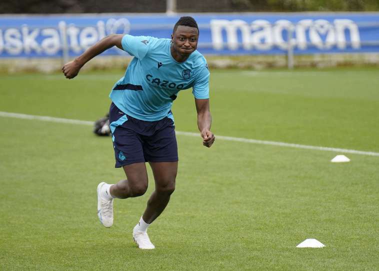 Umar Sadiq realiza un sprint en Zubieta