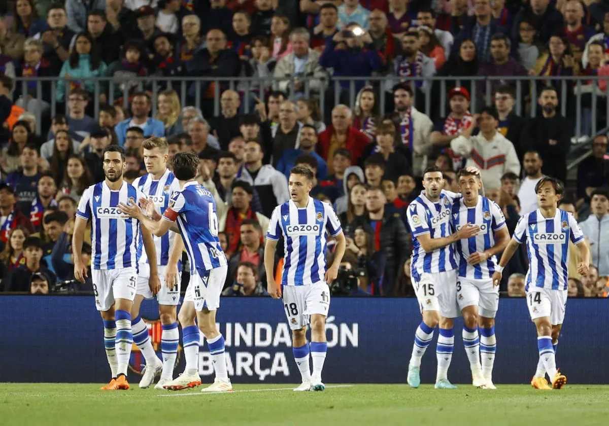 Barcelona, 1; Real Sociedad, 2. Los jugadores de la Real celebran el gol de Sorloth que suponía el 0-2.